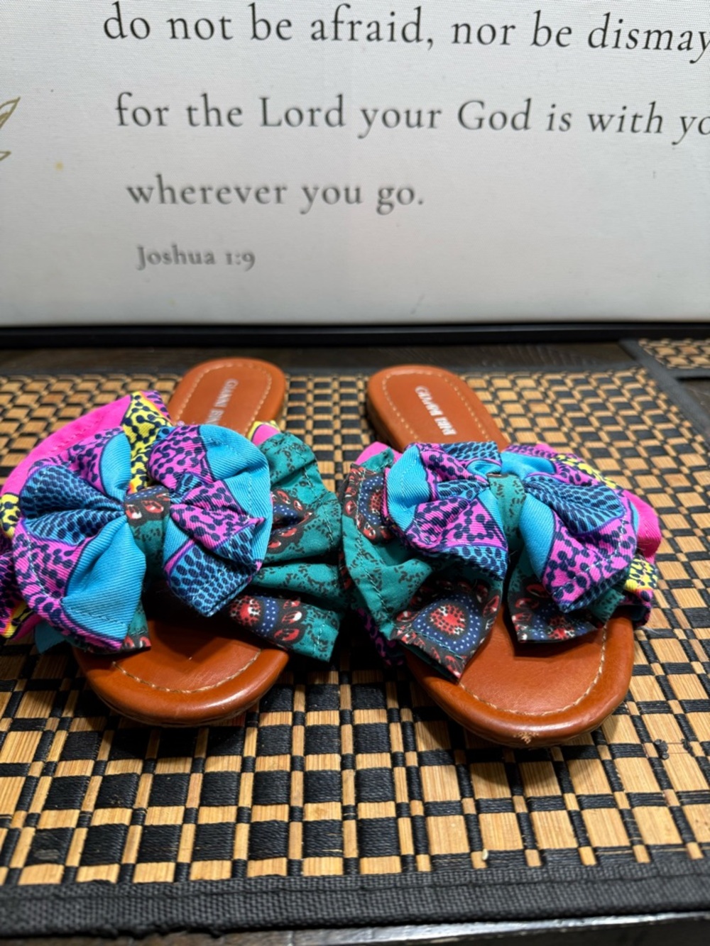 Gianni Bini Multi-Color Fabric Bow Slide Sandals Box 16